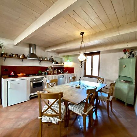 Iconic Italian Townhouse W Rooftop Terrace & Mountain View, Pigna Exterior foto