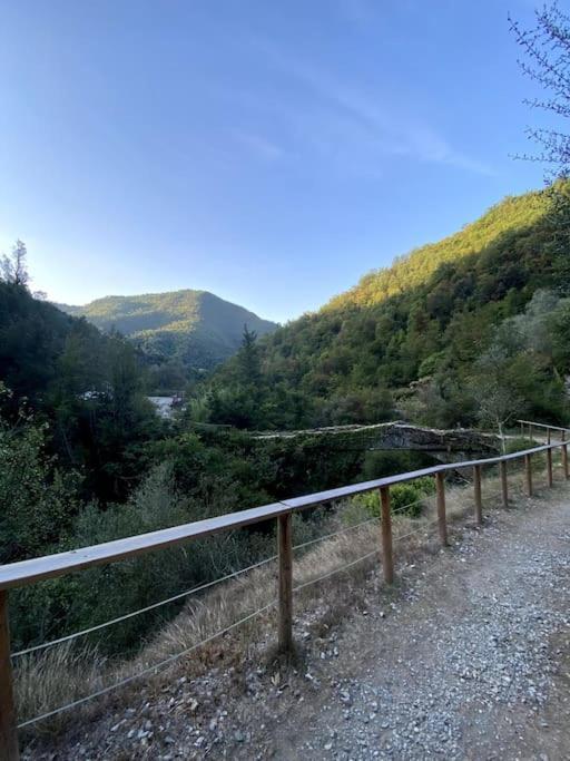 Iconic Italian Townhouse W Rooftop Terrace & Mountain View, Pigna Exterior foto
