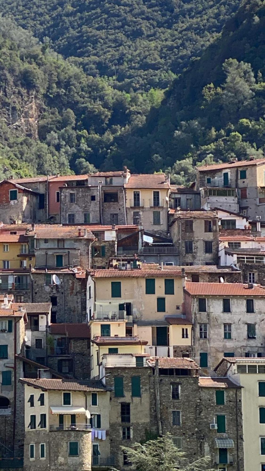 Iconic Italian Townhouse W Rooftop Terrace & Mountain View, Pigna Exterior foto